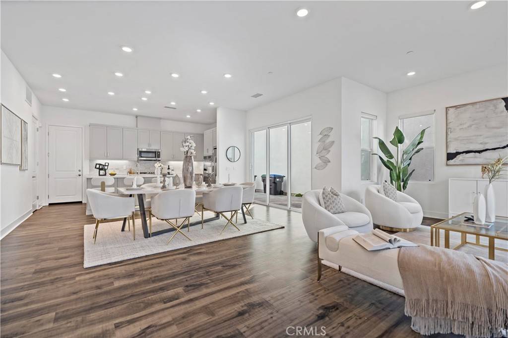 Irvine, CA 92618,392 Baluster