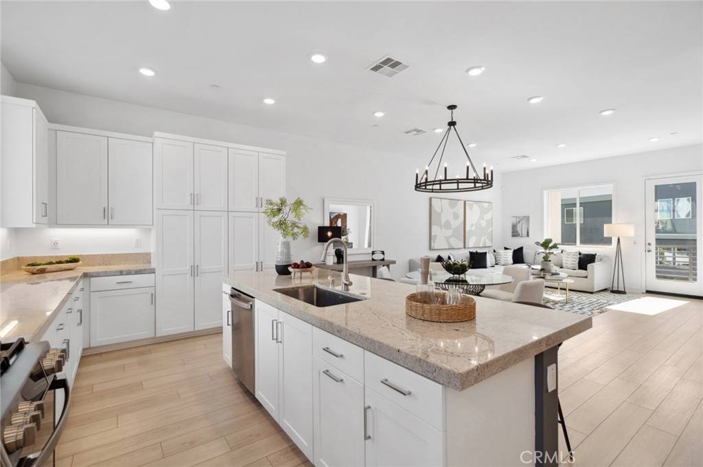 Irvine, CA 92618,223 Sash