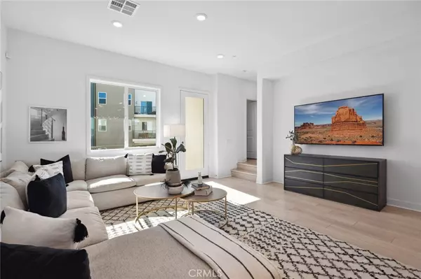 Irvine, CA 92618,223 Sash