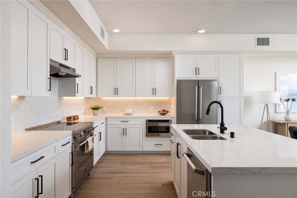 Huntington Beach, CA 92648,414 Main #230