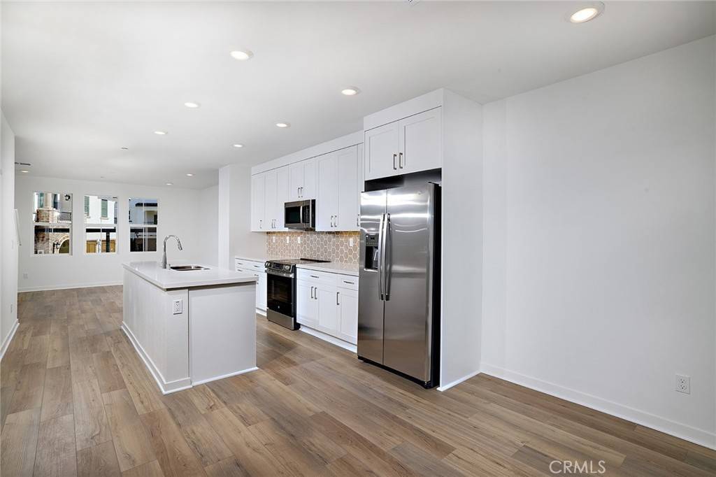 Whittier, CA 90605,9831 La Serna DR #4