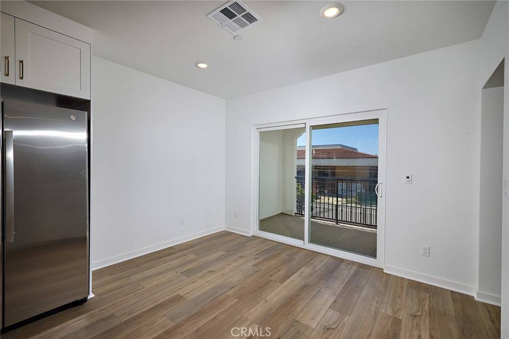 Whittier, CA 90605,9831 La Serna DR #4