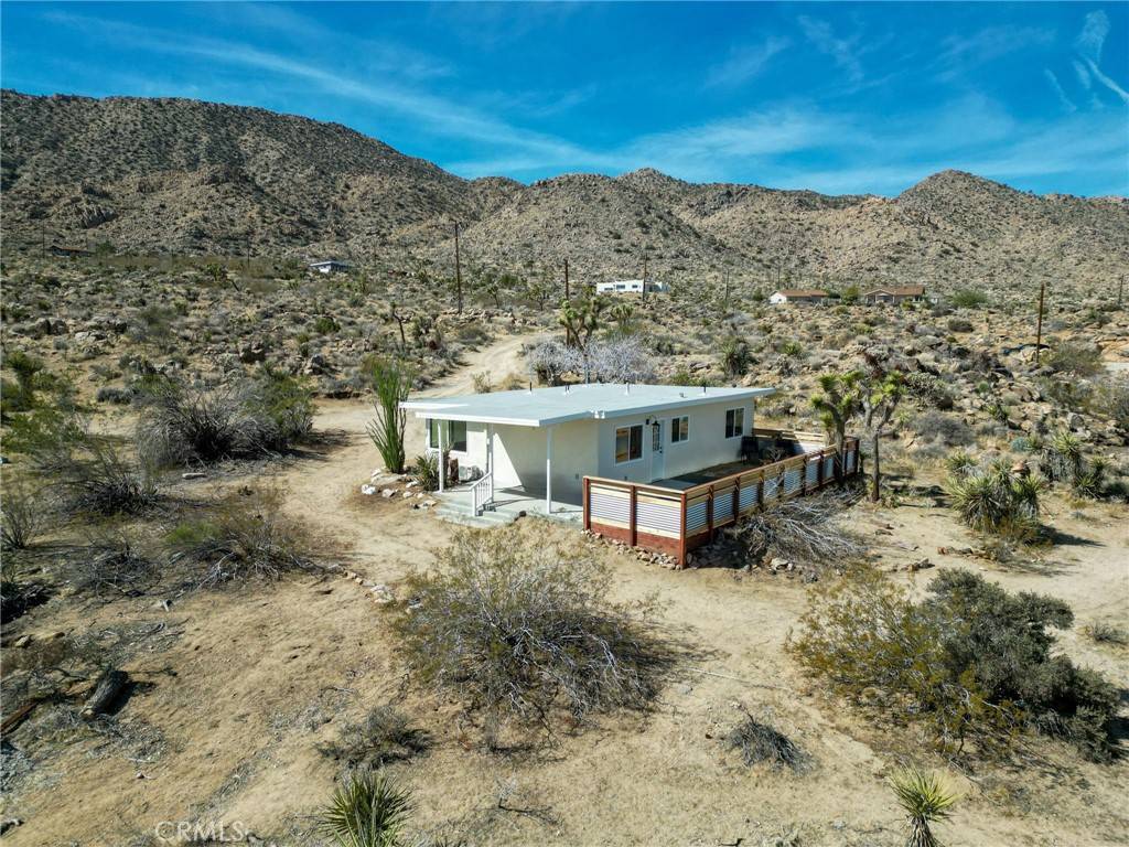 Joshua Tree, CA 92252,8587 Fleur DR