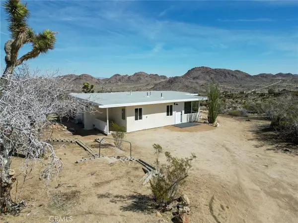 Joshua Tree, CA 92252,8587 Fleur DR