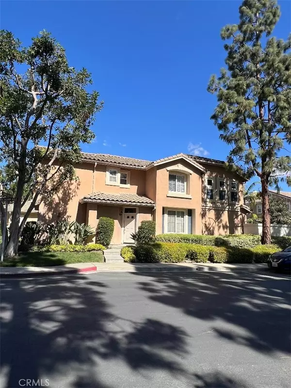 16 Santa Luzia Aisle, Irvine, CA 92606