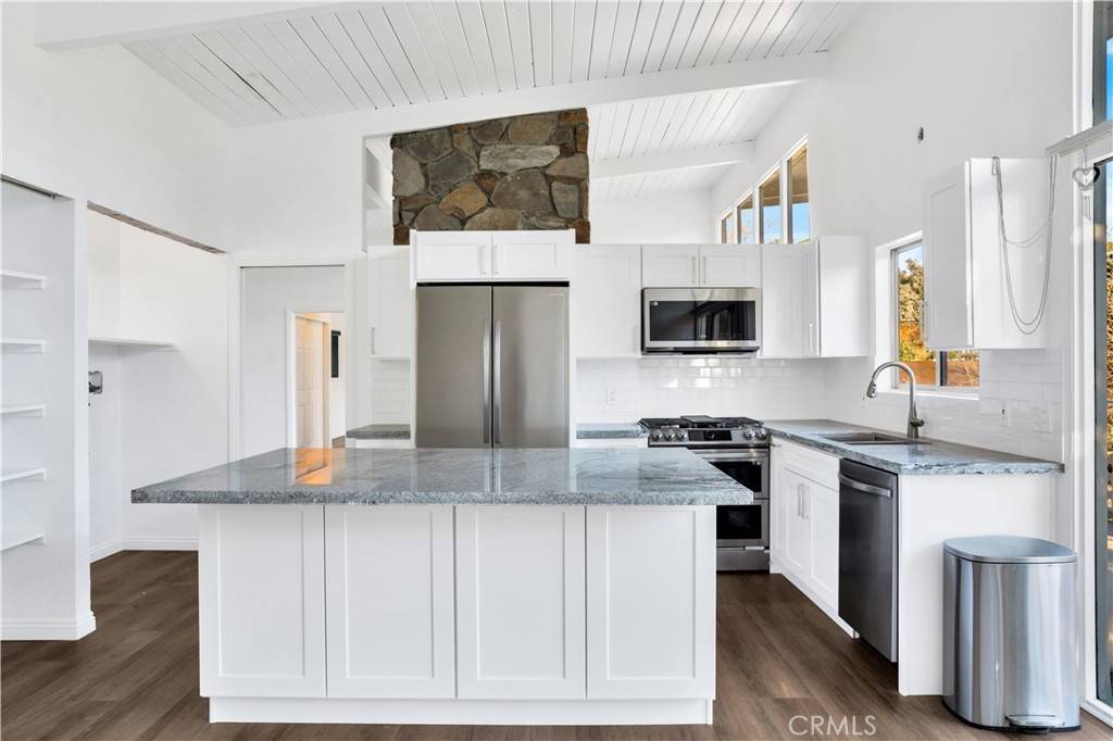 Sunland, CA 91040,9970 Shadow Hills DR