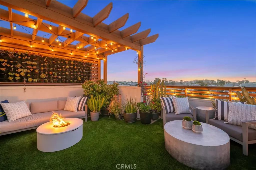 Costa Mesa, CA 92627,1676 Pomona AVE