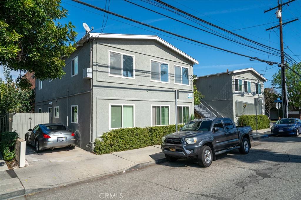 Long Beach, CA 90804,3243 E 10th ST