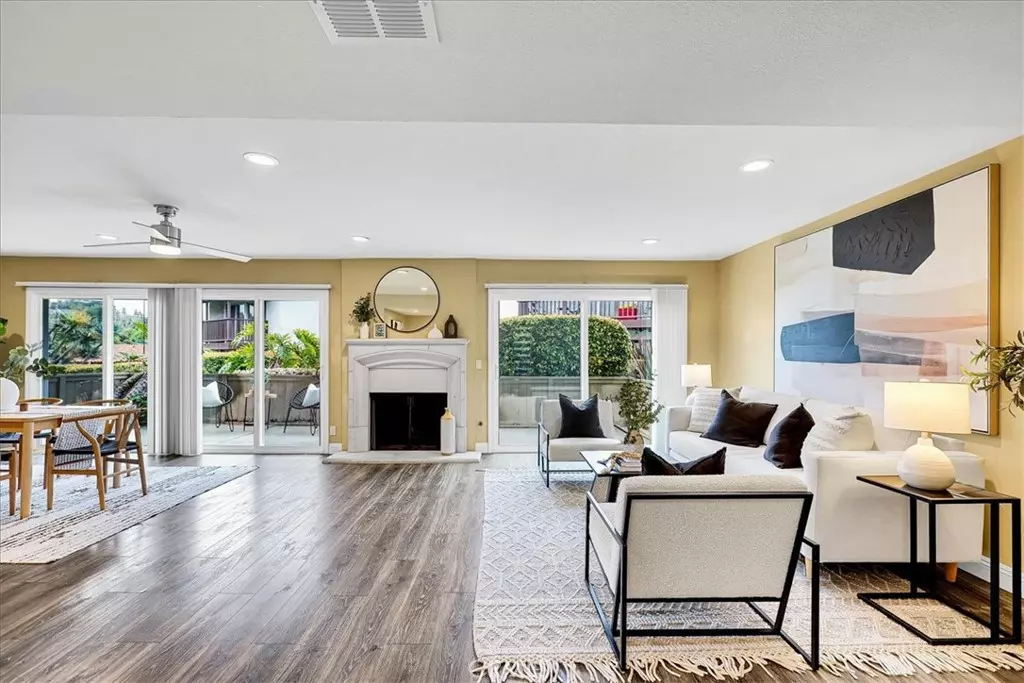 Newport Beach, CA 92660,835 Amigos WAY #17