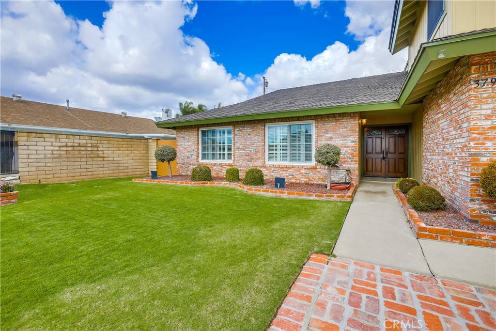 Brea, CA 92821,379 Glenoaks Street
