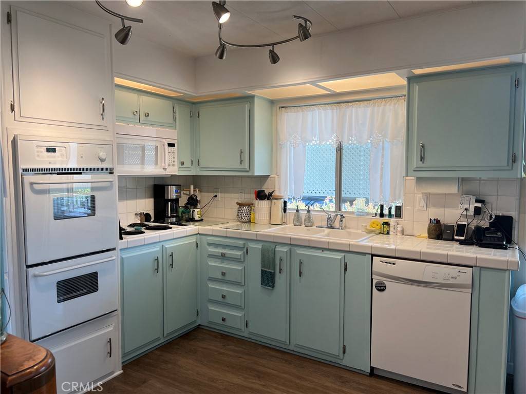 Irvine, CA 92618,14851 Jeffrey #334