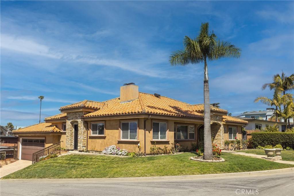 Newport Beach, CA 92663,401 Holmwood DR
