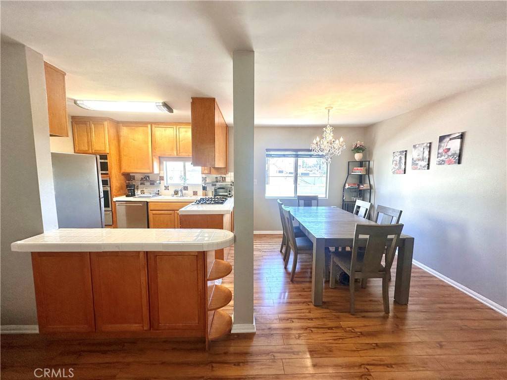 Sherman Oaks, CA 91423,4358 Mammoth AVE #14