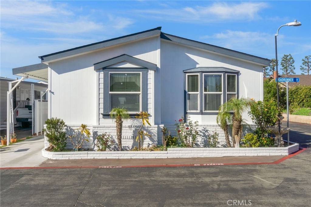 209 Road Runner LN, Fountain Valley, CA 92708