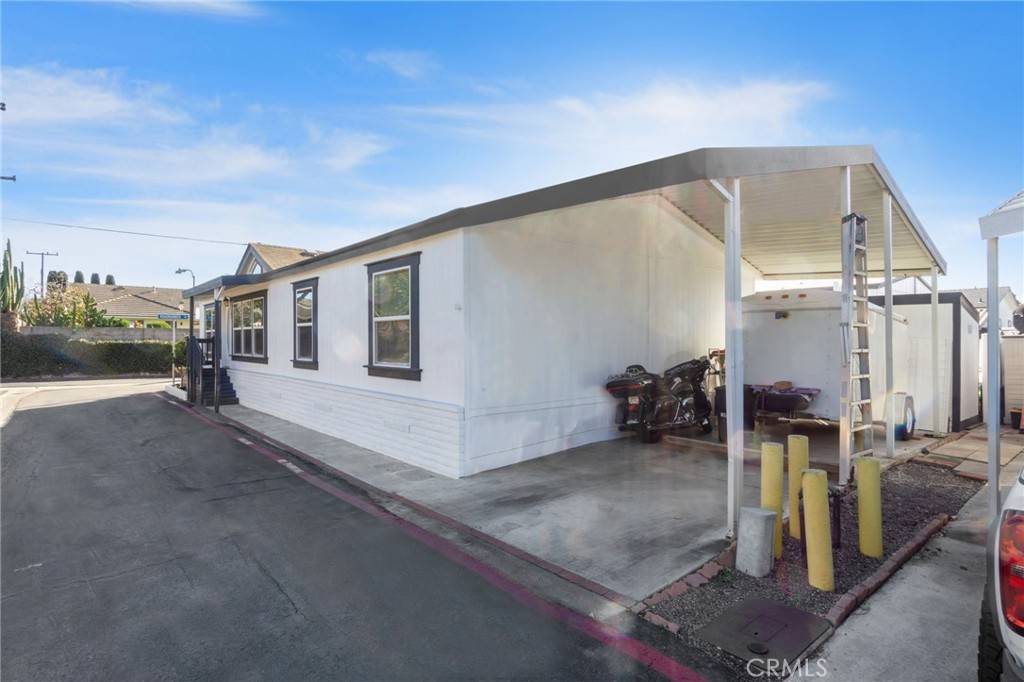 Fountain Valley, CA 92708,209 Road Runner LN