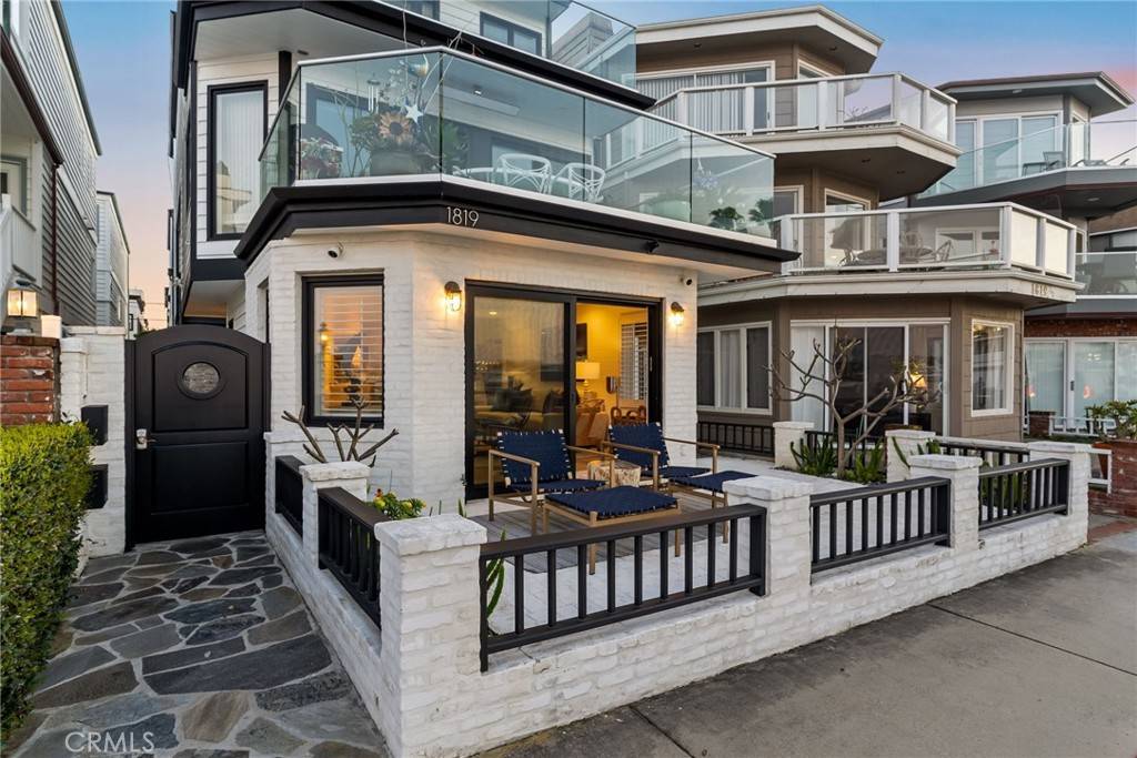 Newport Beach, CA 92663,1819 W Bay AVE #A