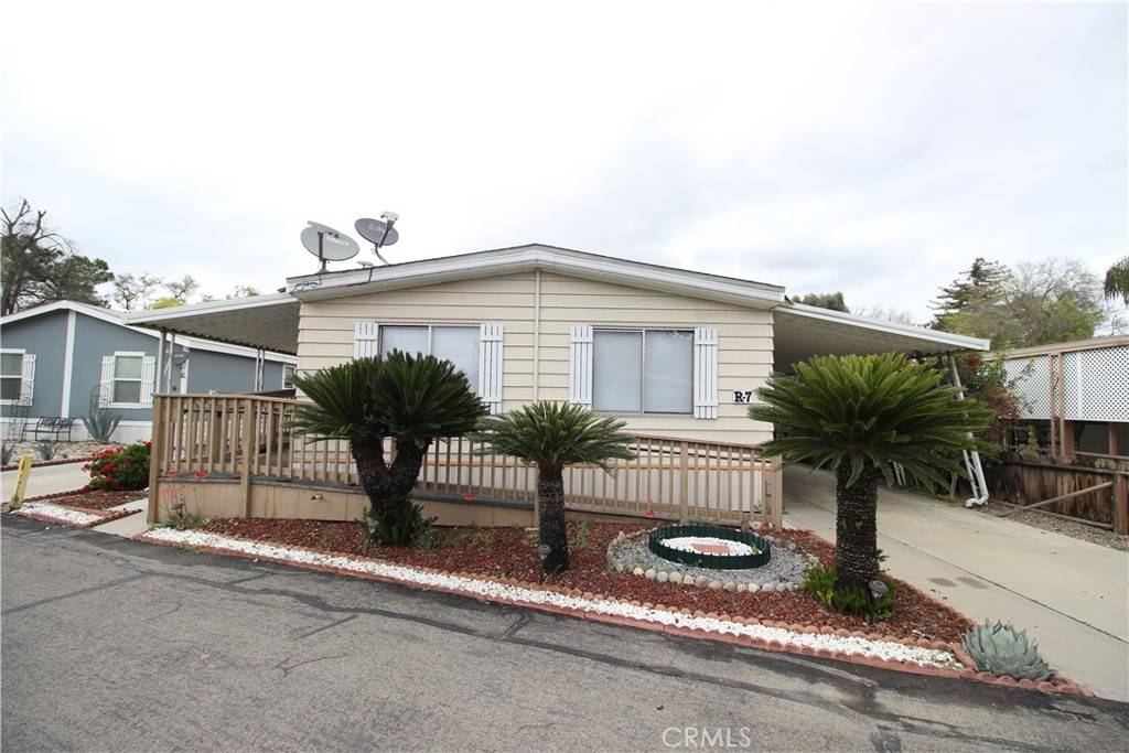 Visalia, CA 93277,2400 W Midvalley #R7