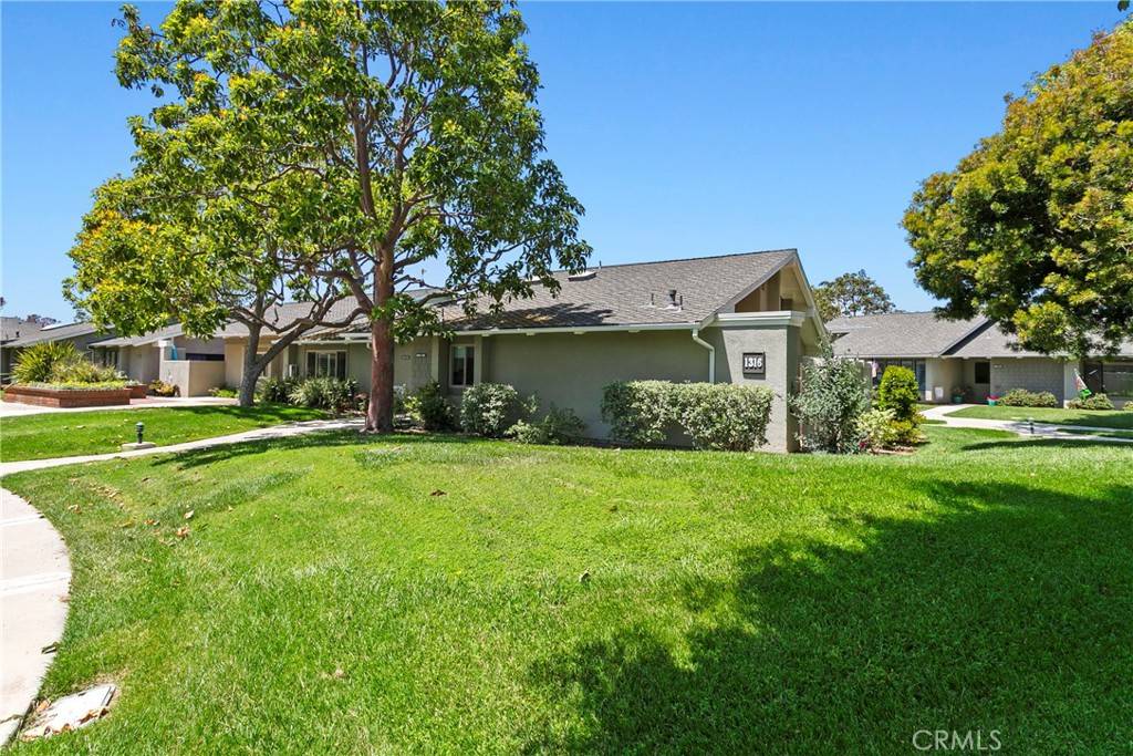 Huntington Beach, CA 92646,8933 Amador CIR #1316E