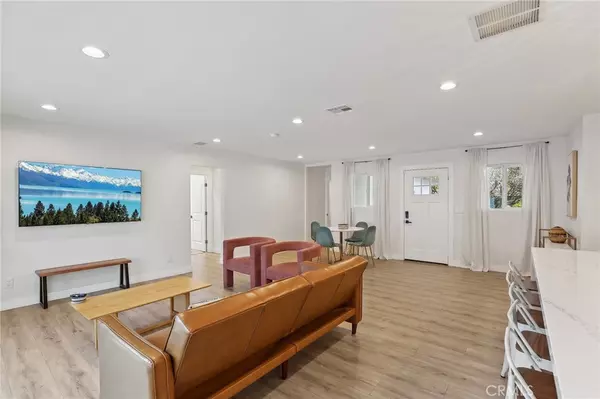 Santa Ana, CA 92706,2214 Edna DR