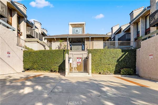 Signal Hill, CA 90755,2298 Rose AVE #203