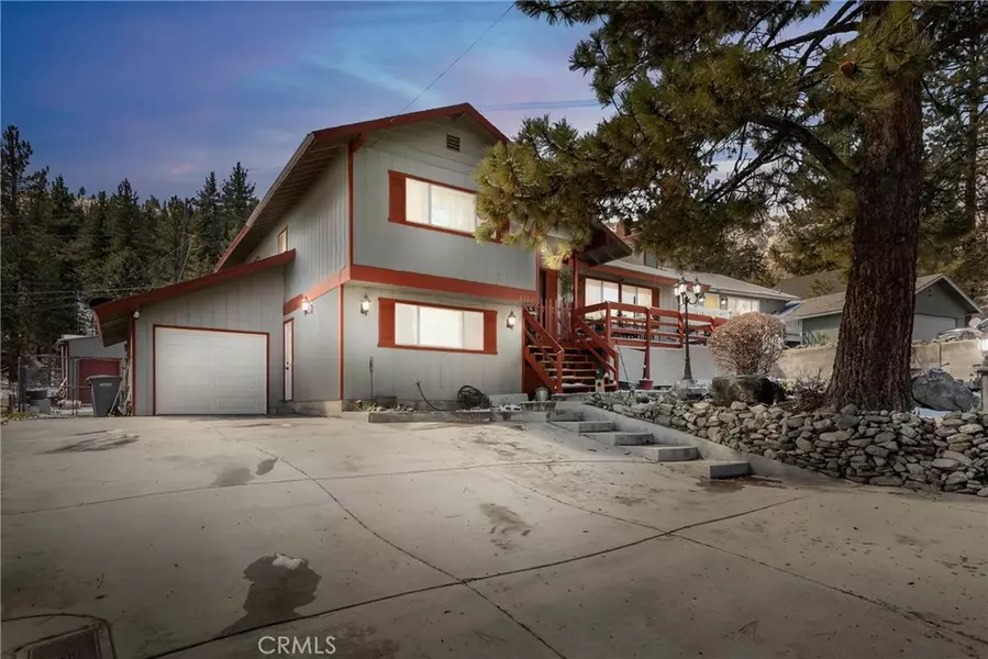 2329 E Canyon DR, Wrightwood, CA 92397