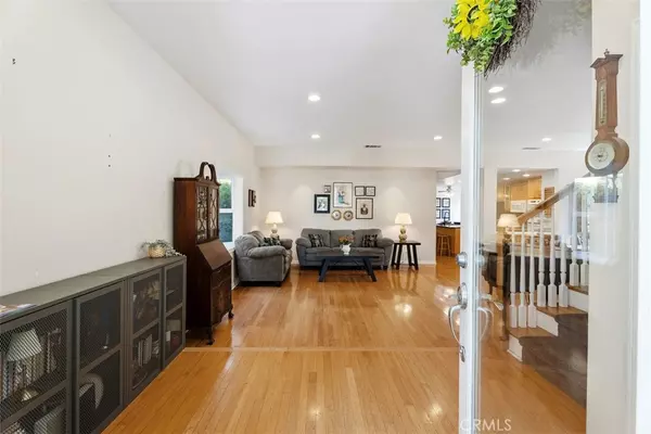 Huntington Beach, CA 92646,8381 Lomond DR