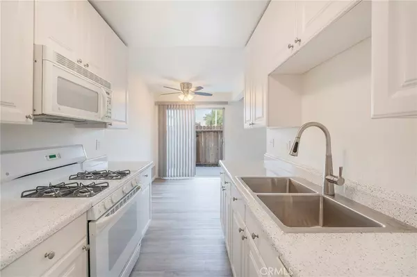 Huntington Beach, CA 92649,16861 Green LN