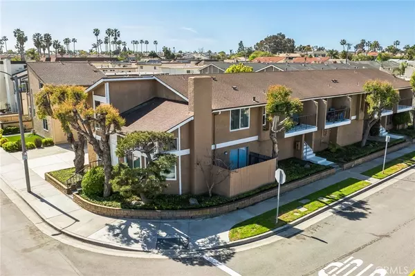 16861 Green LN, Huntington Beach, CA 92649