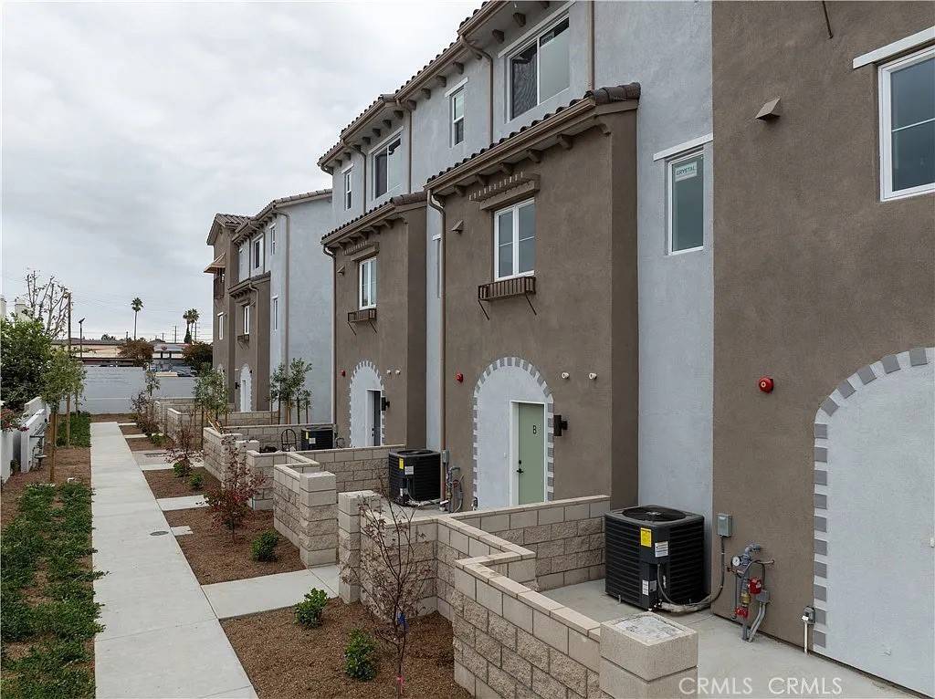 Azusa, CA 91702,573 East Arrow Highway