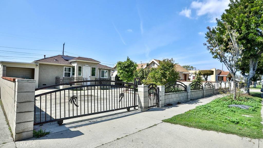 Santa Ana, CA 92703,310 N Bewley ST