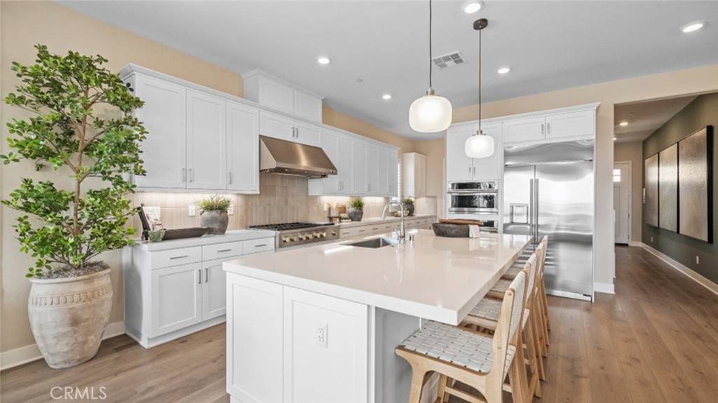 29639 Corte Ballenas, Valencia, CA 91354