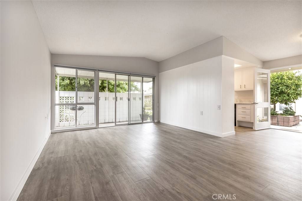 Laguna Woods, CA 92637,735 Avenida Majorca #A