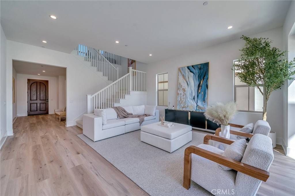 Irvine, CA 92618,316 Brimwood