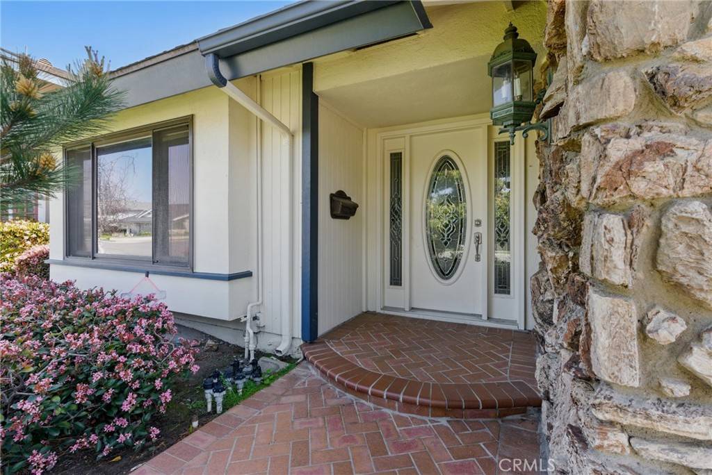 Huntington Beach, CA 92649,17192 Saint Andrews LN