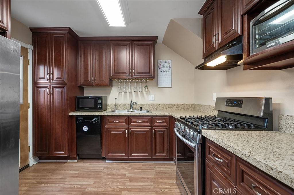 Northridge, CA 91325,17061 Roscoe BLVD #6