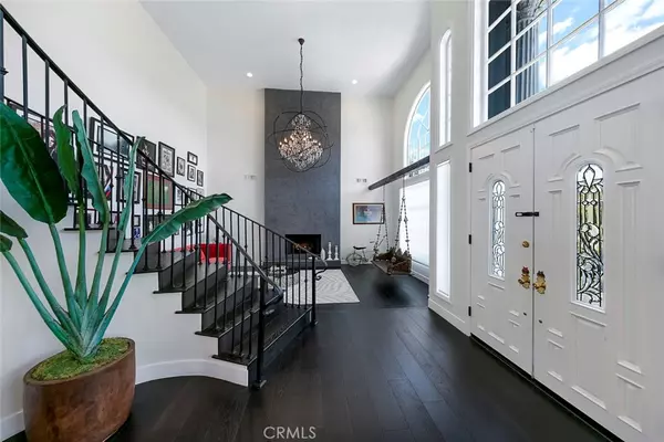 Los Angeles, CA 90046,2509 Apollo DR