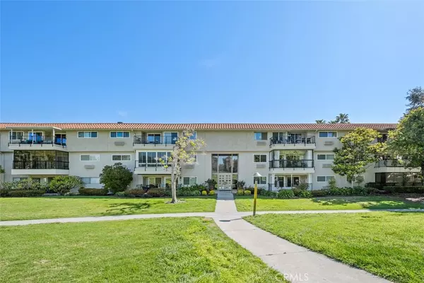 Laguna Woods, CA 92637,2388 Via Mariposa W #3E
