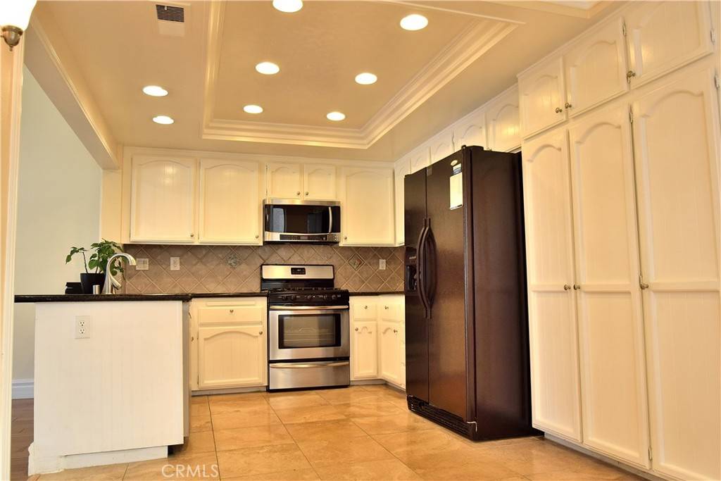 Irvine, CA 92604,16 Creekwood #67