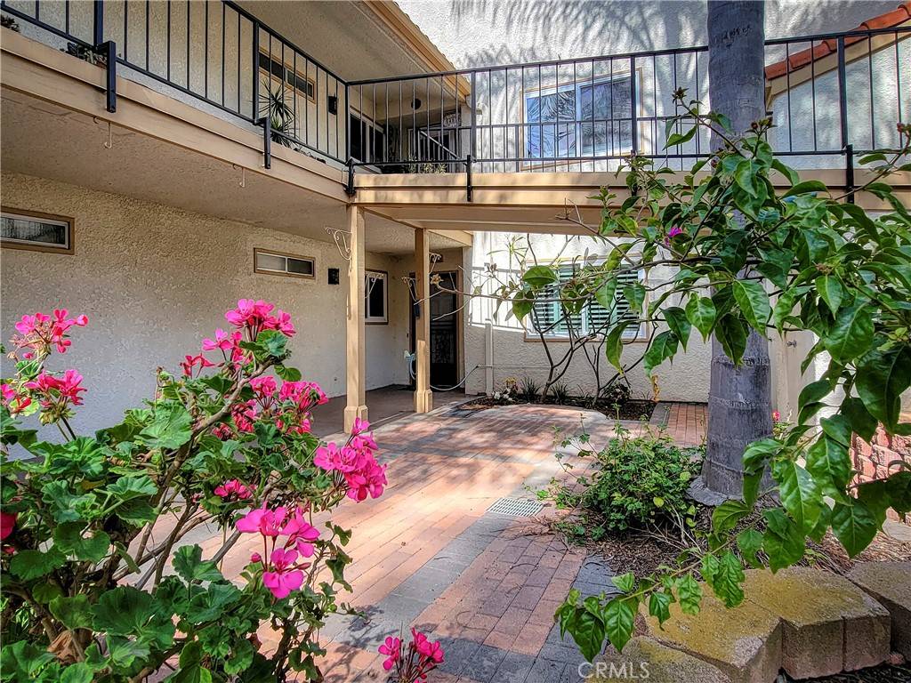 Laguna Woods, CA 92637,5487 paseo del lago #c