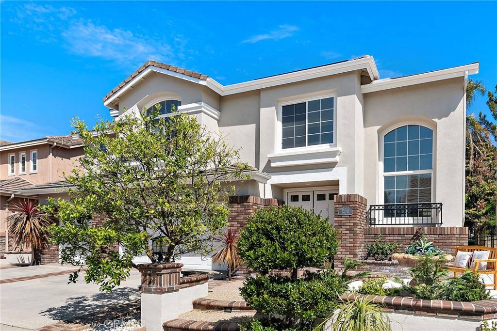 Lake Forest, CA 92679,19732 Torres