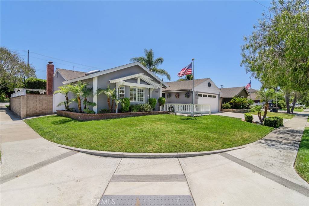 Huntington Beach, CA 92647,17692 Collins CIR