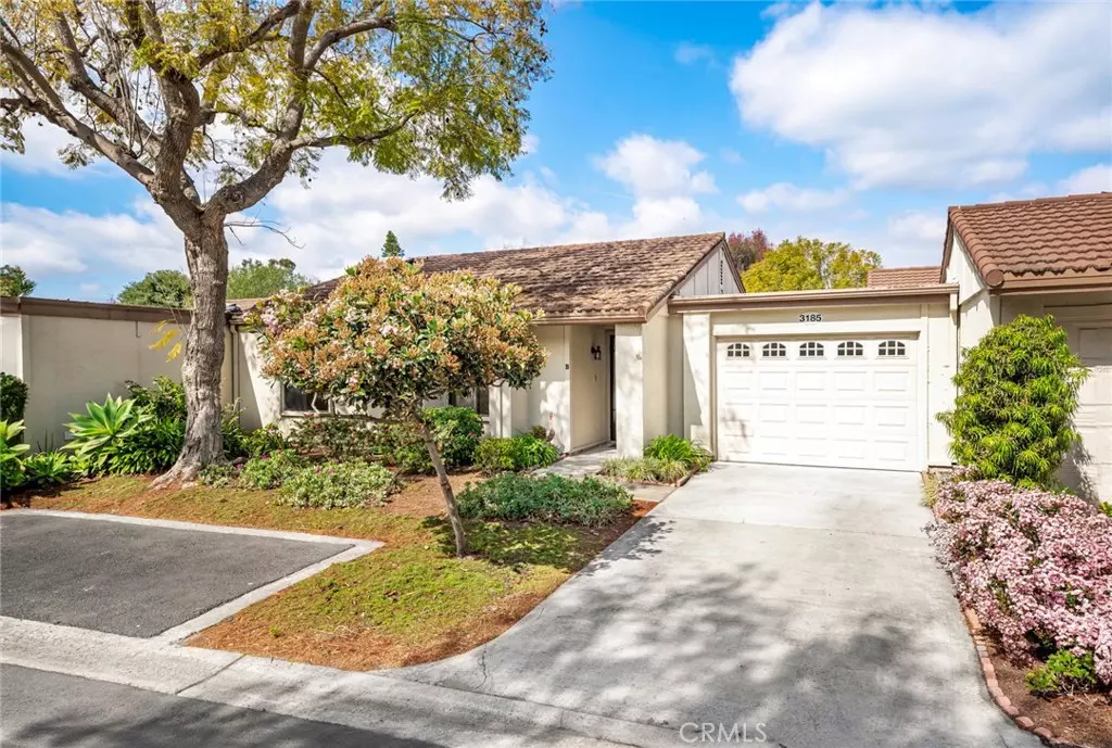 Laguna Woods, CA 92637,3185 Via Buena Vista #B