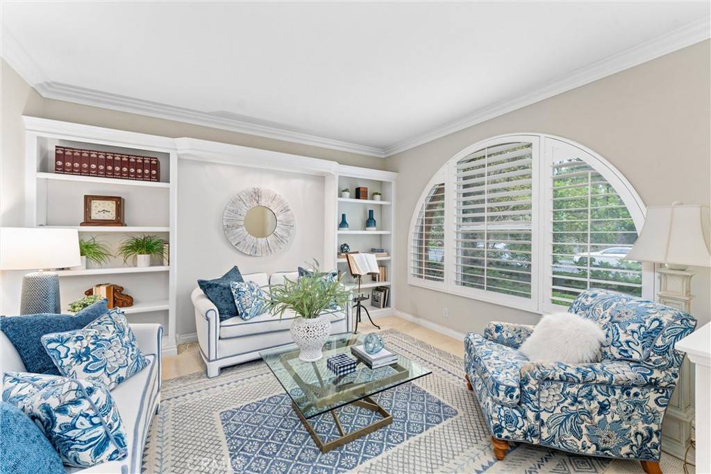Irvine, CA 92602,34 Apple Valley