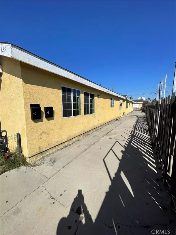 Compton, CA 90220,125 W Tichenor ST