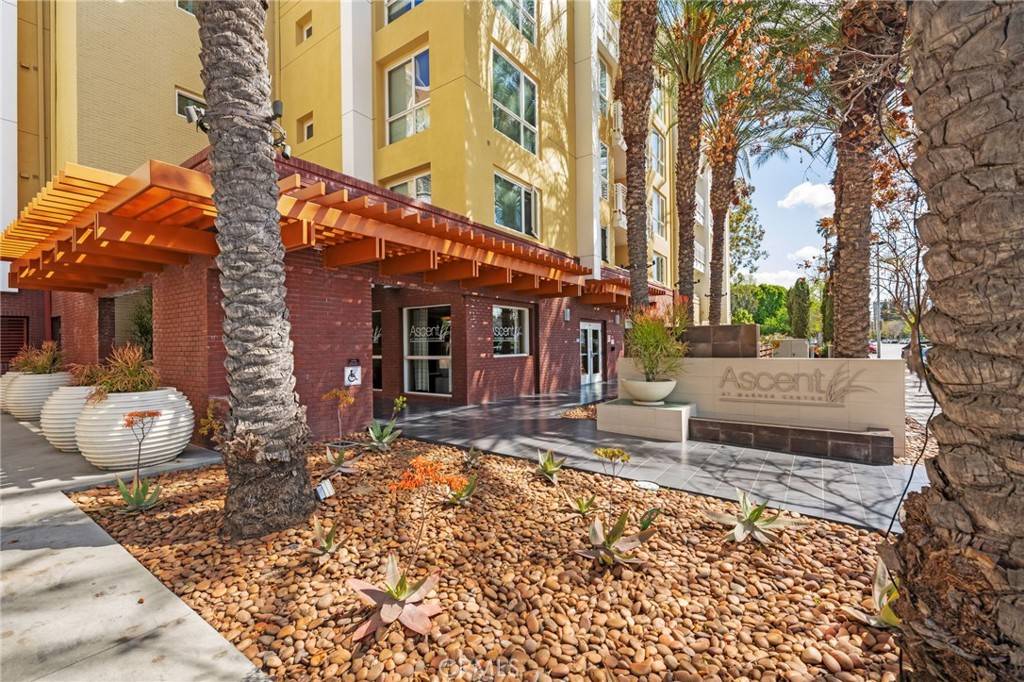 Woodland Hills, CA 91367,21301 Erwin ST #413