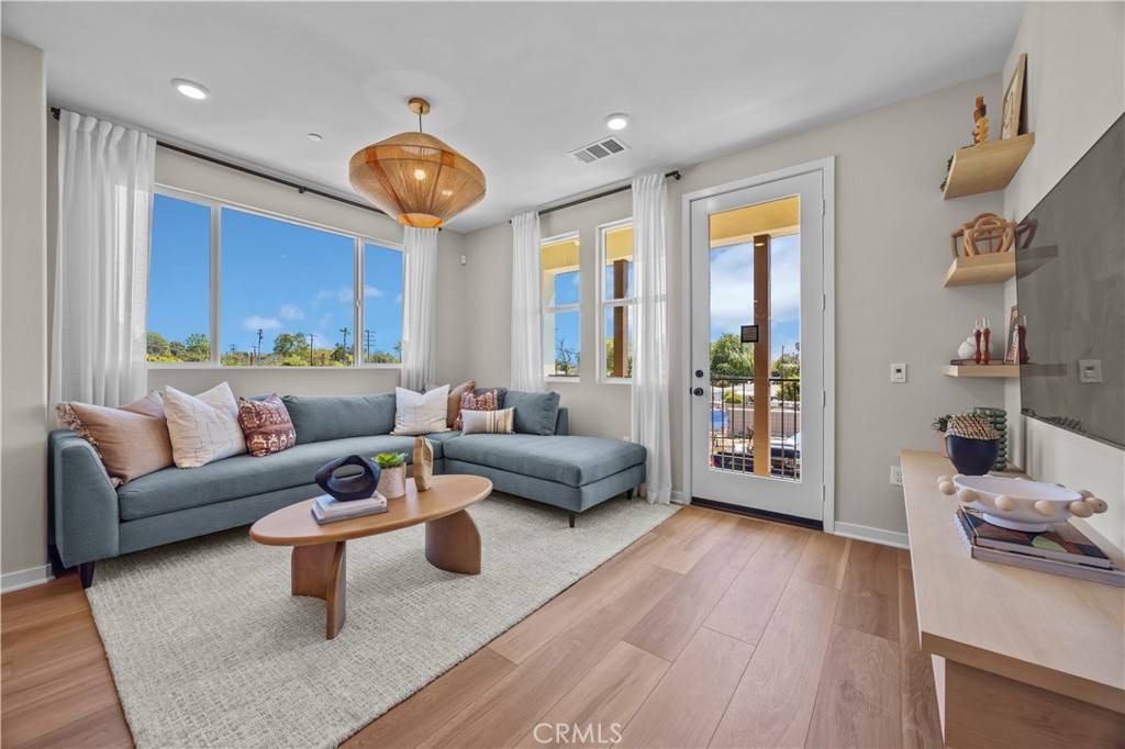 Claremont, CA 91711,181 Evergreen LN