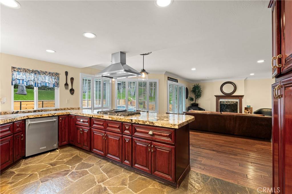 Anaheim Hills, CA 92807,1060 S Pine Canyon Circle