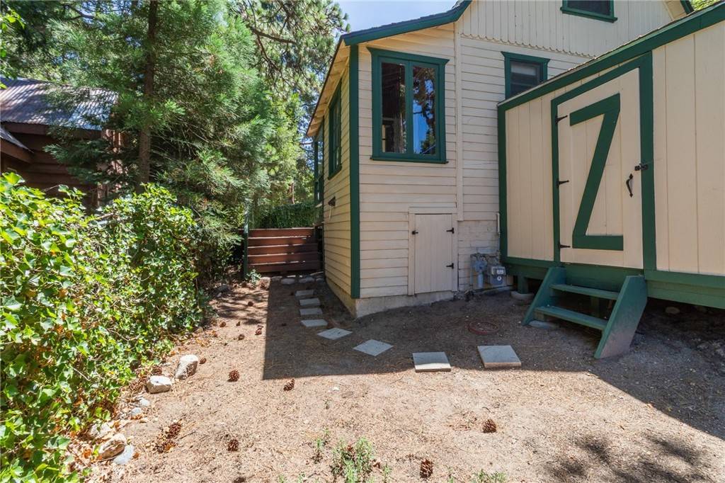 Twin Peaks, CA 92391,26370 Alpine Lane