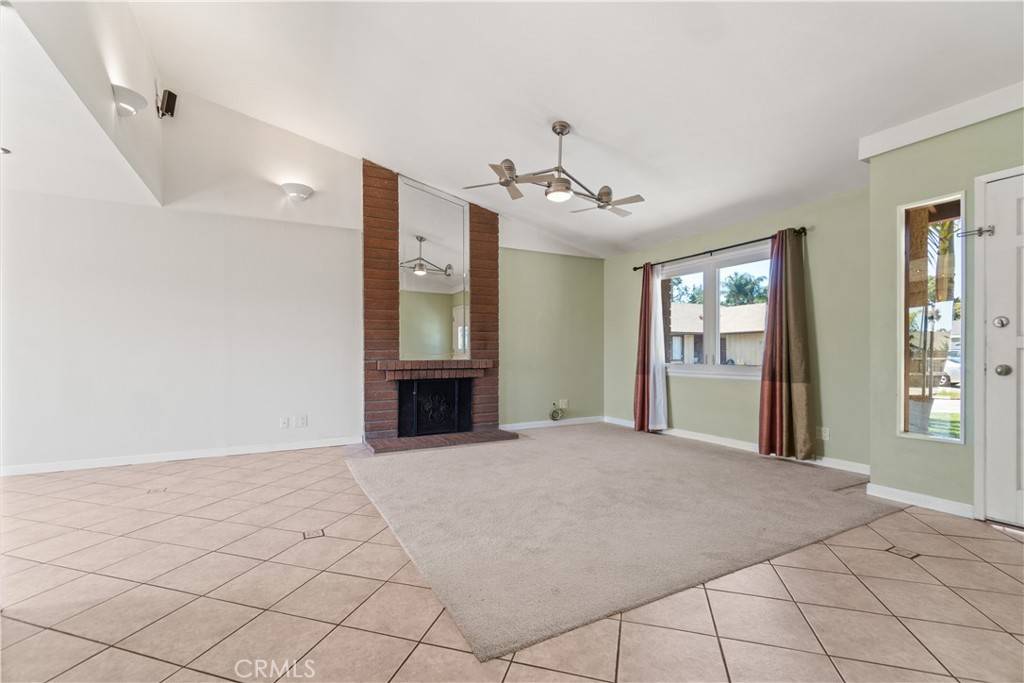 Laguna Hills, CA 92653,22591 Catania