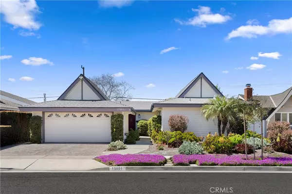 15801 Wicklow LN, Huntington Beach, CA 92647